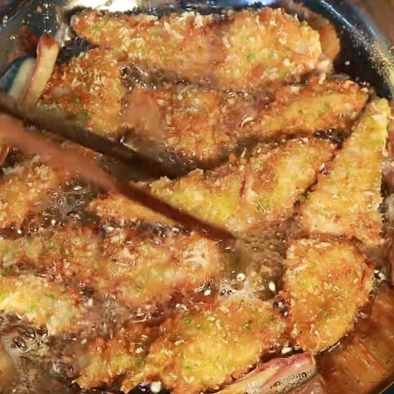 Step 2 Fry the fish Fried carp