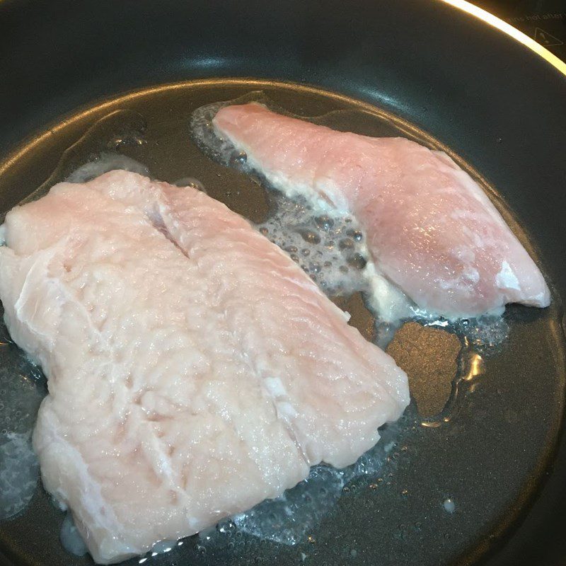 Step 2 Fry the Basa Fish Fillet with Fish Sauce