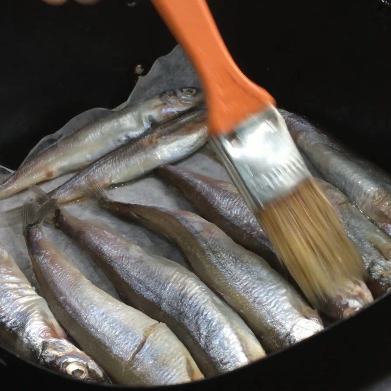 Step 2 Fry the fish for the first time How to fry fish roe using an air fryer