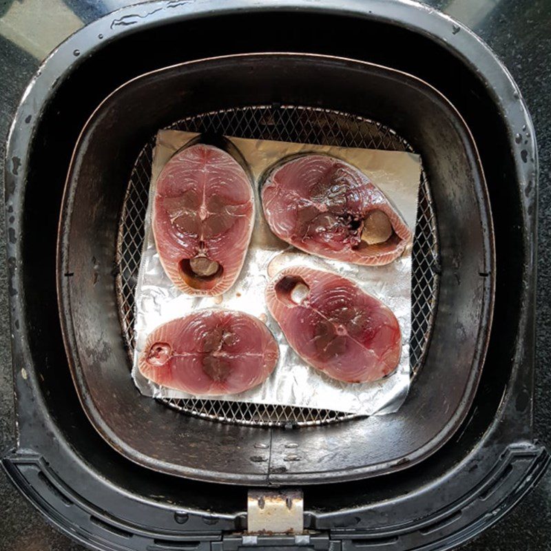 Step 2 Frying tuna with an air fryer Tuna noodle (recipe shared by users)