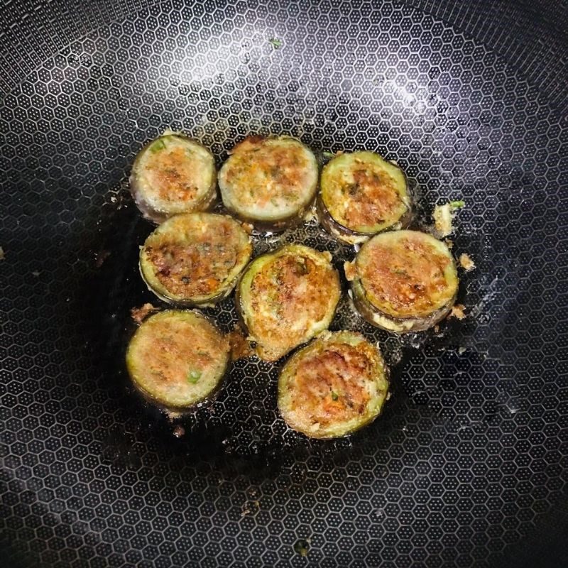 Step 4 Frying eggplant Fried eggplant