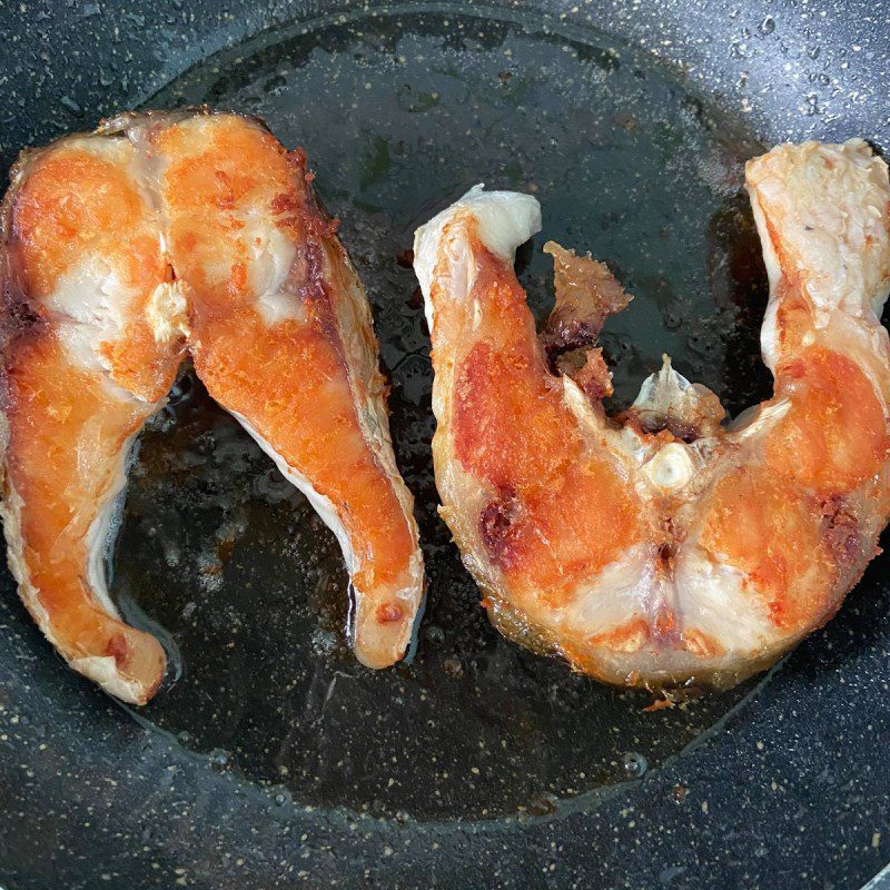 Step 2 Fry the Catfish for Catfish with Tomato Sauce