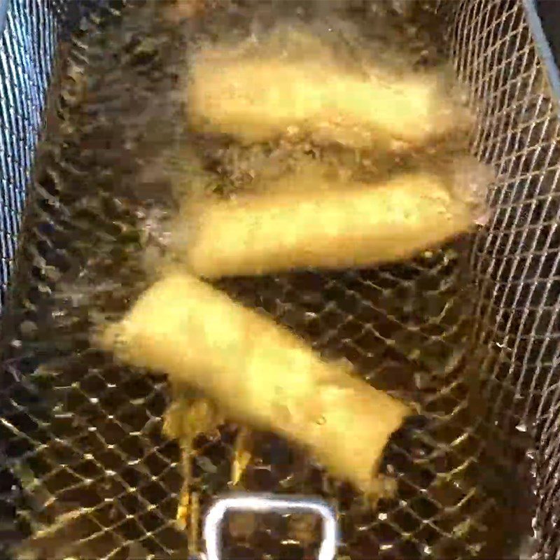 Step 4 Frying spring rolls Vegetarian spring rolls from soybeans