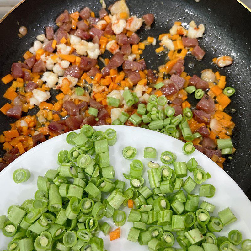 Step 2 Sauté the ingredients Fried rice recipe (Recipe shared by users)