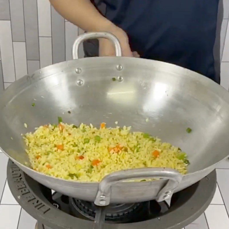 Step 3 Frying rice Garlic butter fried rice