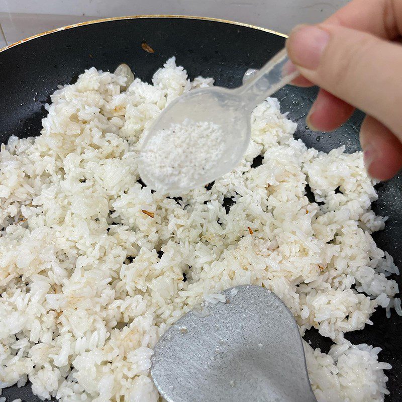 Step 3 Fry the rice Fried rice recipe (Recipe shared by users)