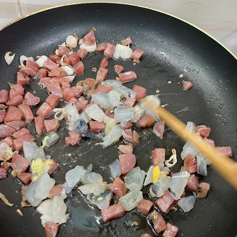 Step 2 Sauté the ingredients Fried rice recipe (Recipe shared by users)