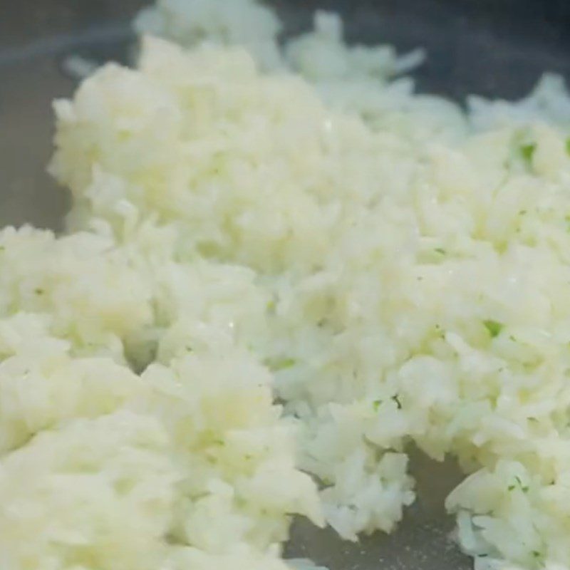 Step 4 Fried Rice Green Chili Salt Fried Rice (Recipe from the TikTok channel Cooking with TasteVN)