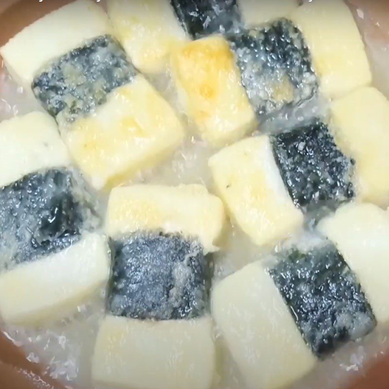 Step 3 Fry the tofu for Fried Tofu Rolls with Teriyaki Sauce