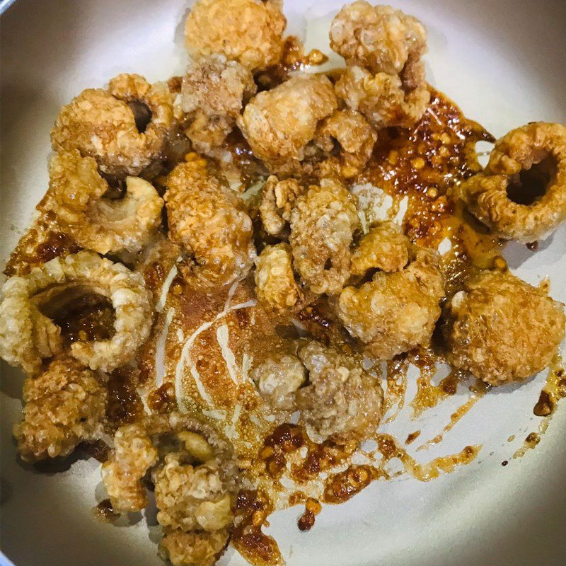 Step 4 Frying pork skin Fried pork skin with fish sauce