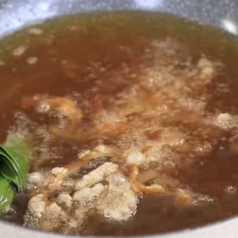 Step 5 Fry the pork skin Crispy fried pork skin with Thai sauce