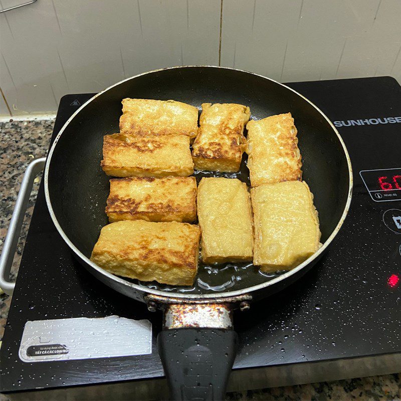 Step 2 Fry the tofu Stir-fried tofu with lemongrass and chili