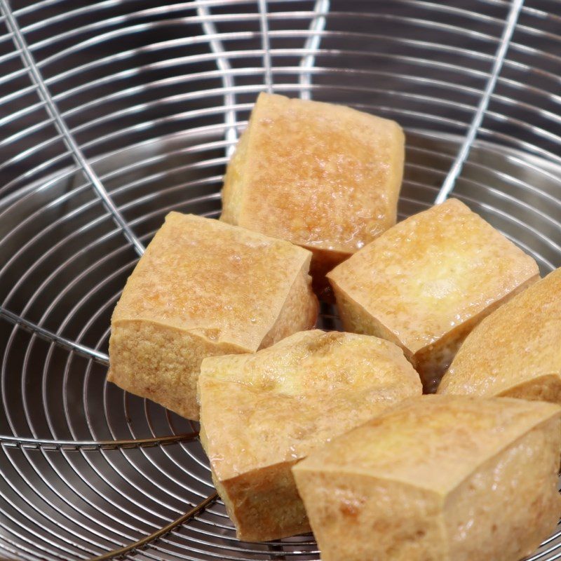 Step 2 Fry tofu Quail eggs with tofu