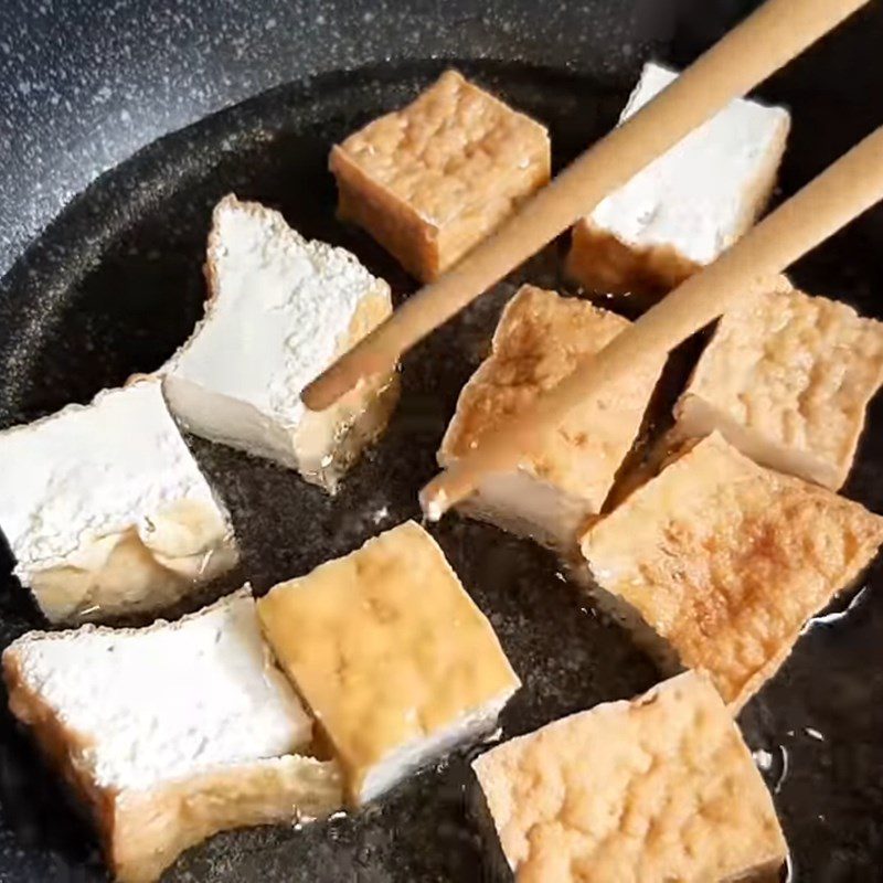 Step 3 Fry tofu Tofu with salted lemongrass