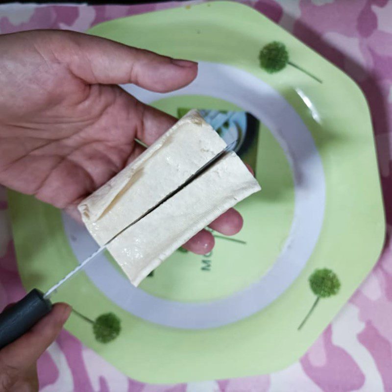 Step 1 Fry the tofu Spicy soft tofu