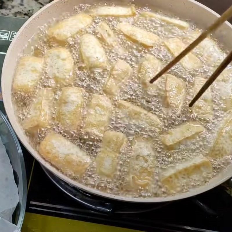 Step 3 Fry Tofu and Sausage Shrimp Sauce Noodles with Sausage