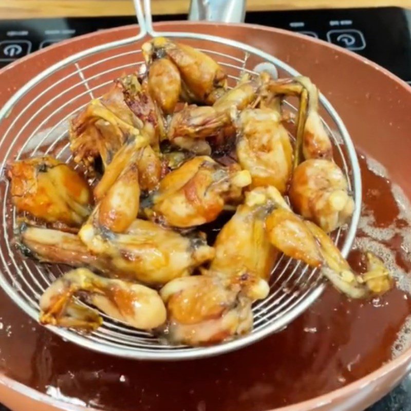 Step 3 Frying Frogs Salted Frog (Recipe shared from Tiktok Cooking with TasteVN)