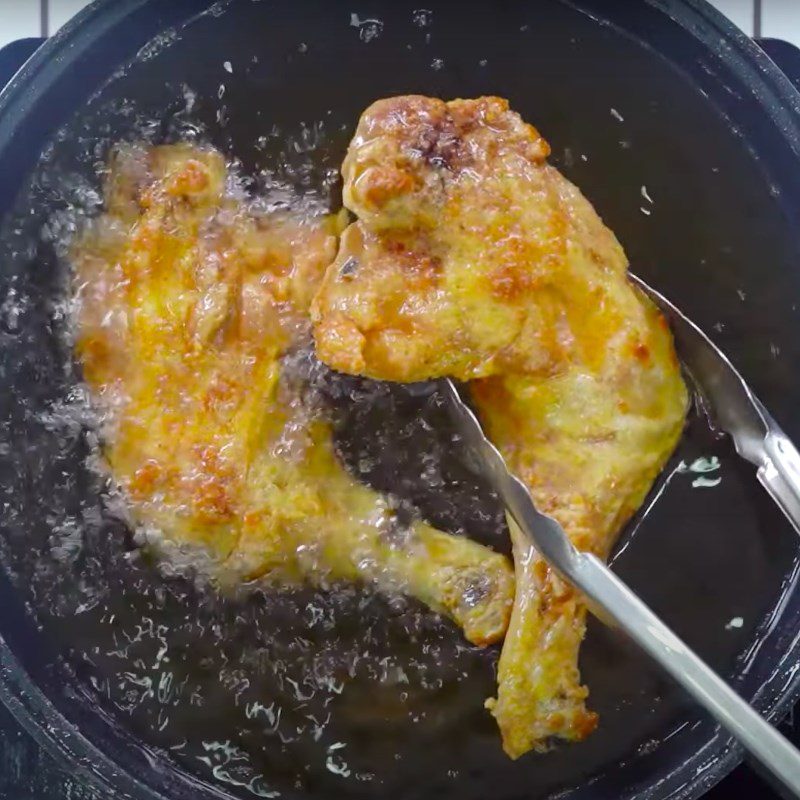 Step 2 Fry chicken Garlic rice with chicken