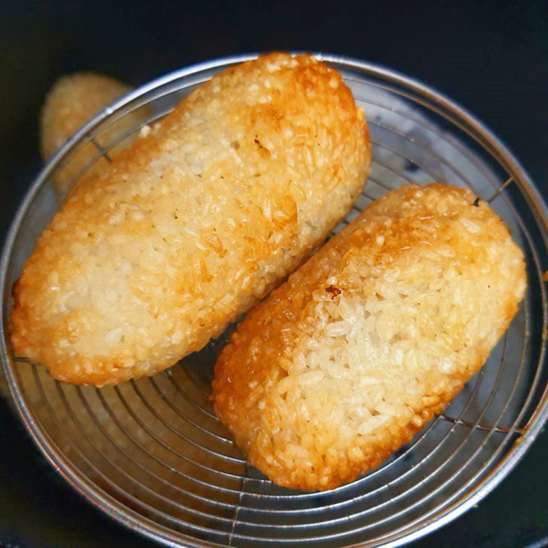 Step 5 Fried sticky rice with chicken using an air fryer (recipe shared by a user)