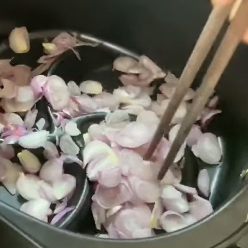 Step 2 Fry shallots Frying shallots with an air fryer