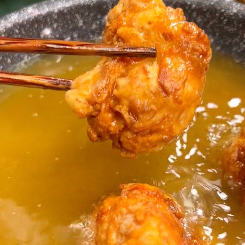 Step 3 Frying Vegetarian KFC (Recipe from the TikTok channel Vegetarian Kitchen XANH)