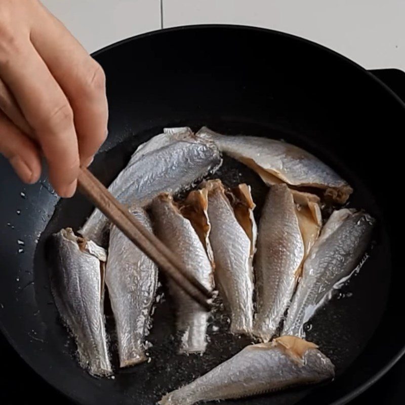 Step 1 Fry the dried fish Dried fish with fish sauce