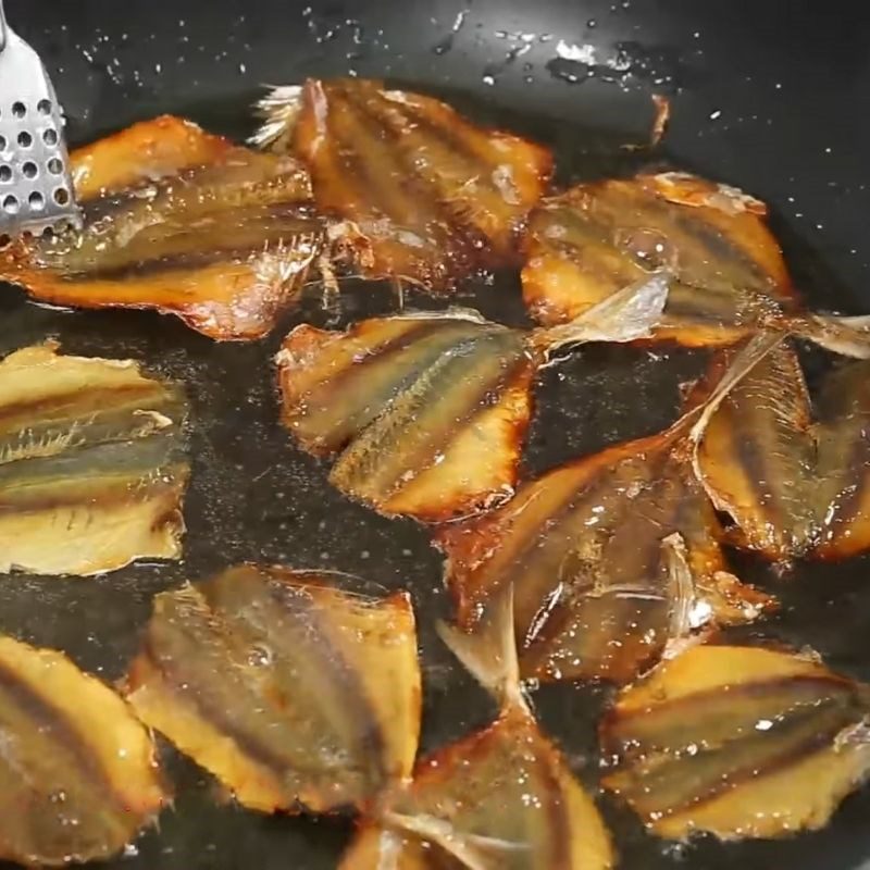 Step 1 Dry Fry Spicy Fried Golden Snout Fish