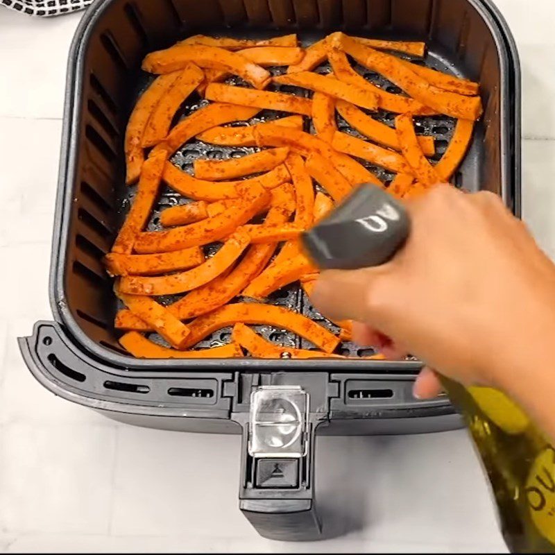 Step 4 Fry the sweet potatoes Spiced sweet potatoes fried in an air fryer