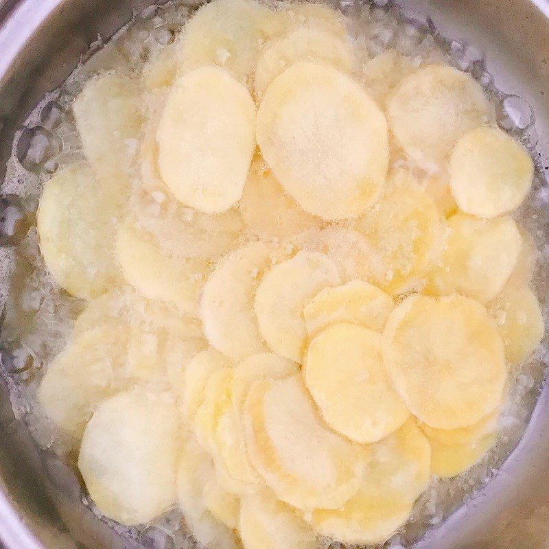 Step 2 Fry the potatoes Cheese potato snack