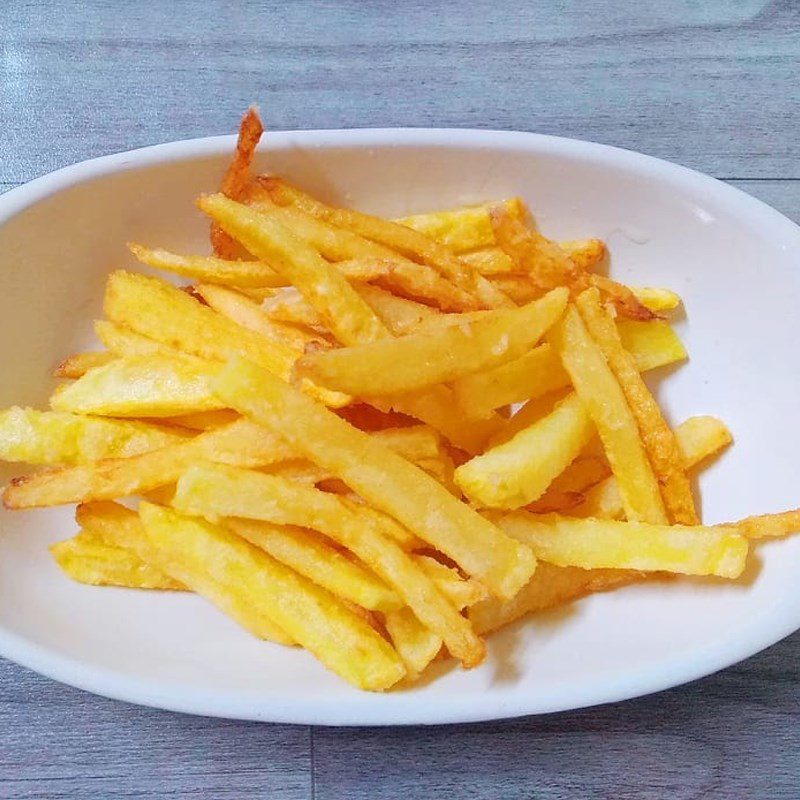 Step 3 Fry the potatoes for the second time Frying potatoes with an air fryer