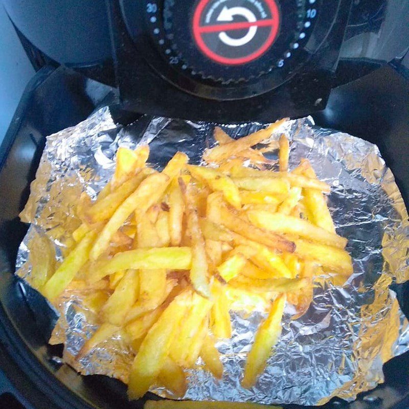 Step 3 Fry the potatoes for the second time Frying potatoes with an air fryer