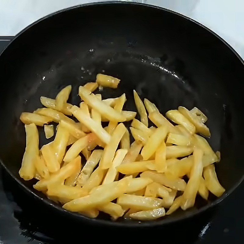 Step 3 Frying potatoes with butter Butter fried potatoes