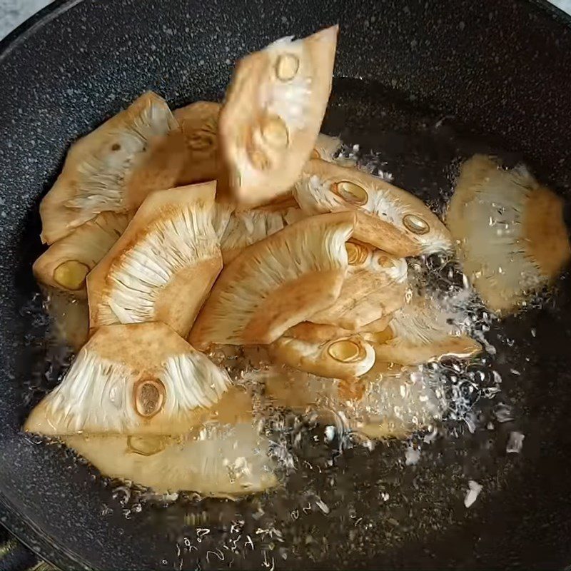 Step 3 Fry Jackfruit Young jackfruit fried with fish sauce