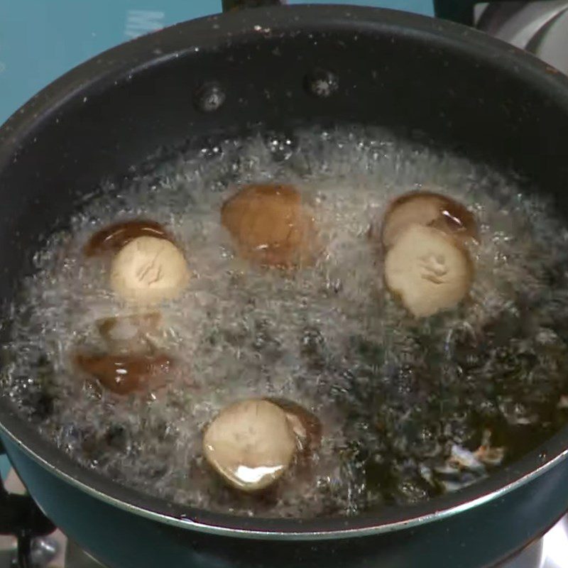 Step 2 Fry the mushrooms Salt and Pepper Fried Mushrooms