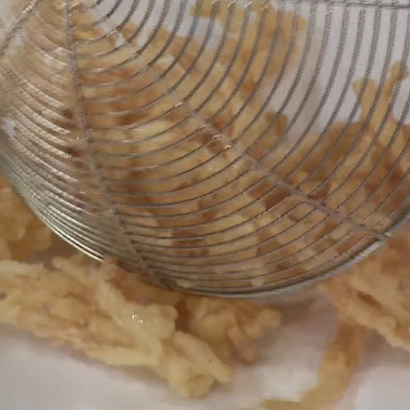 Step 4 Fried enoki mushrooms Fried shrimp with straw