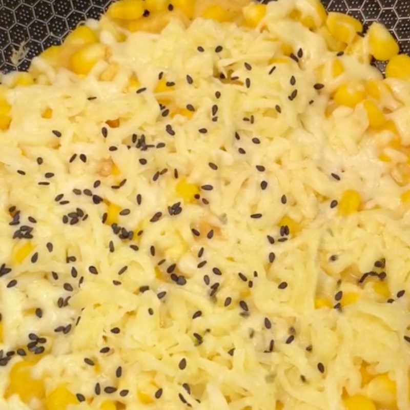 Step 3 Fried corn pizza Corn cheese pizza (Recipe from the TikTok channel Cooking with TasteVN)