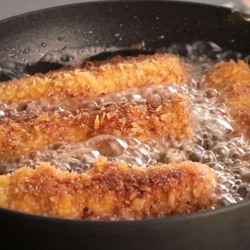 Step 4 Fry the sandwich with canned fish