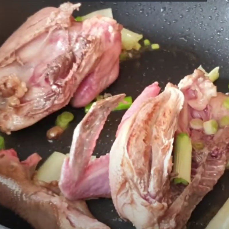 Step 2 Lightly Fry the Pigeon for Coconut Braised Pigeon