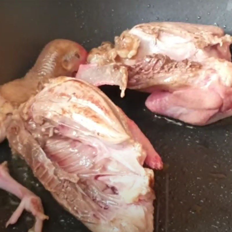 Step 2 Lightly Fry the Pigeon for Coconut Braised Pigeon