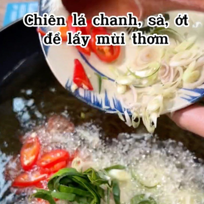Step 2 Fry the ingredients for Lemongrass Tofu (Recipe from the TikTok channel Bếp chay XANH)