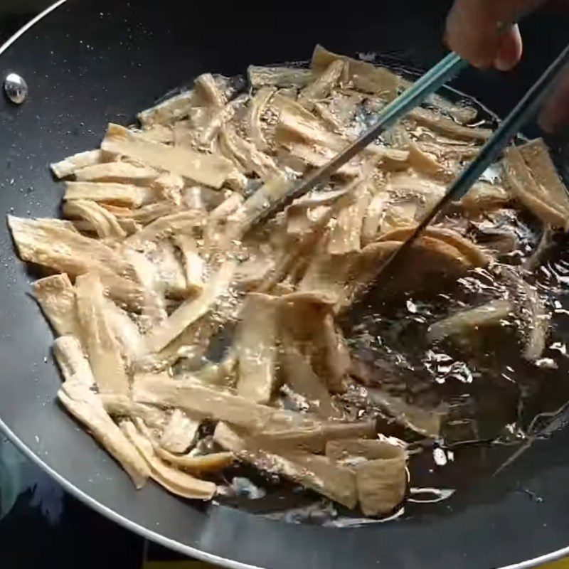 Step 2 Frying pork ribs Vegetarian fried ribs with lemongrass and chili