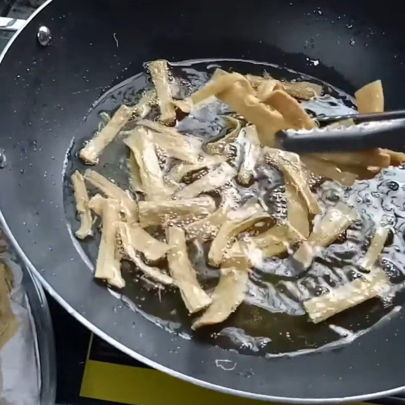 Step 2 Frying pork ribs Vegetarian fried ribs with lemongrass and chili