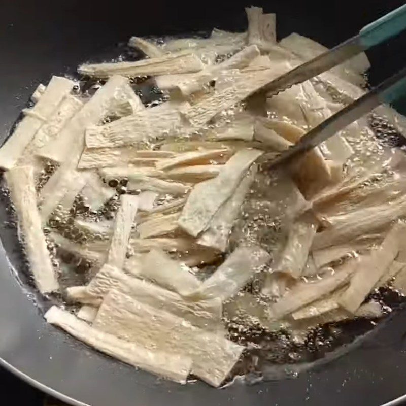 Step 2 Frying pork ribs Vegetarian fried ribs with lemongrass and chili