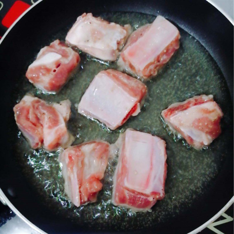 Step 4 Fry the ribs and sweet-sour sauce Sweet and sour ribs (recipe shared by user)