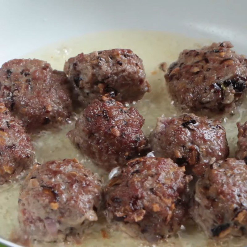 Step 4 Fried Beef Meatballs Ground beef cheese meatballs with tomato sauce