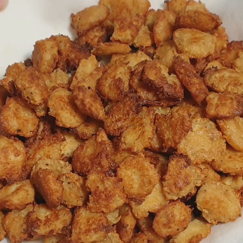 Step 4 Fry vegetarian meat Vegetarian pork cooked with pepper