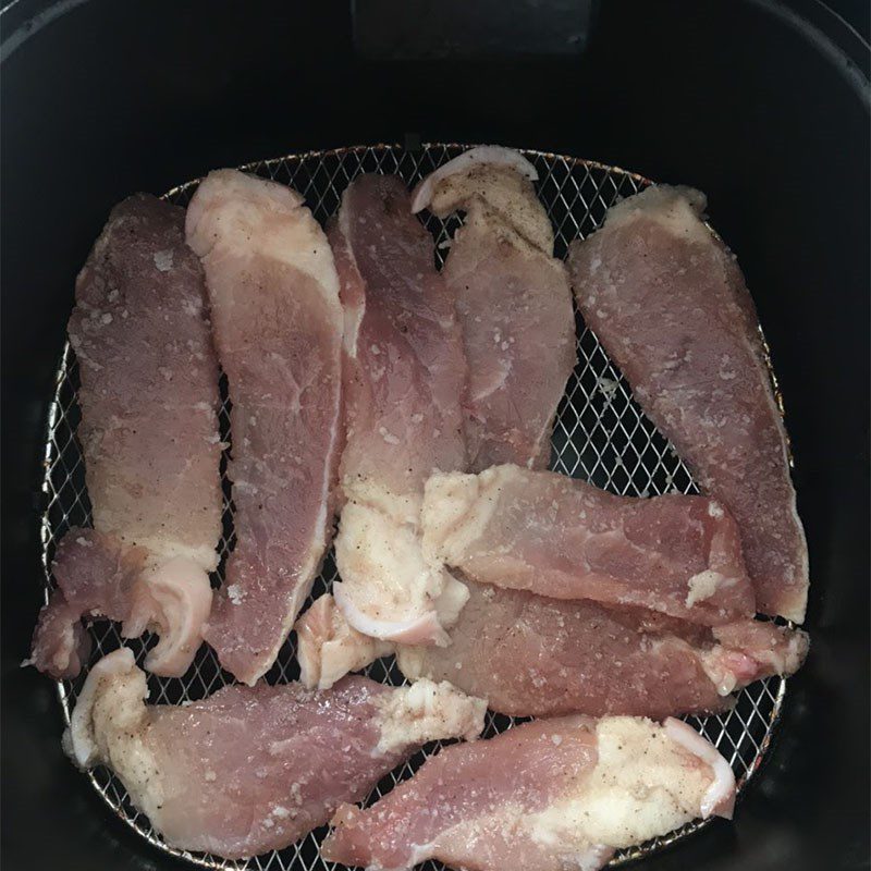 Step 5 Fry the pork using an air fryer Tamarind sauce pork