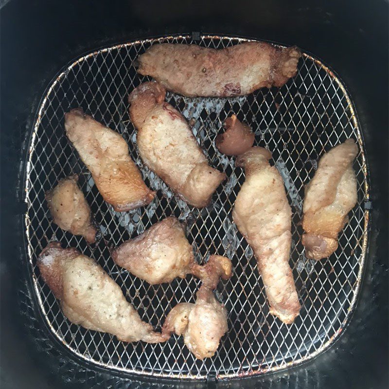 Step 5 Fry the pork using an air fryer Tamarind sauce pork