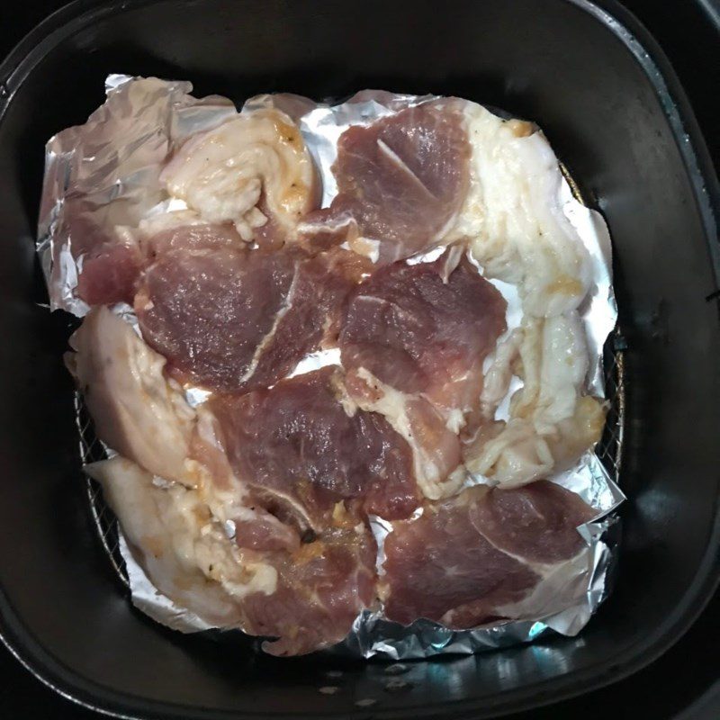 Step 3 Frying pork with an air fryer Crispy fried pork with scallion oil