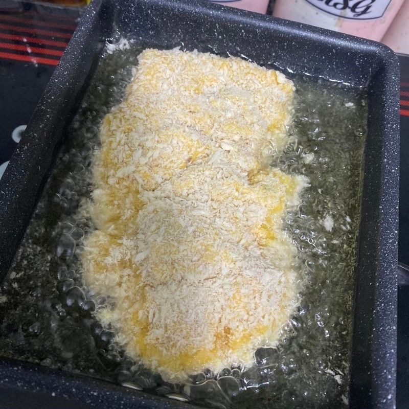 Step 4 Fry the meat and decorate Tonkatsu Rice